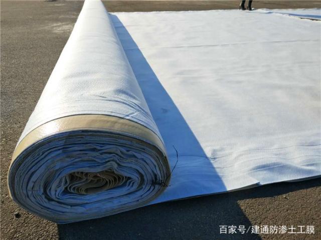 两布一膜与防渗土工膜价格解析 每米成本与选购指南